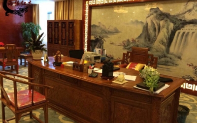 山東淄博投資公司寫(xiě)字臺(tái)效果